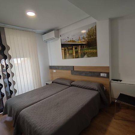 Hostal Rioja Condestable Logrono Luaran gambar