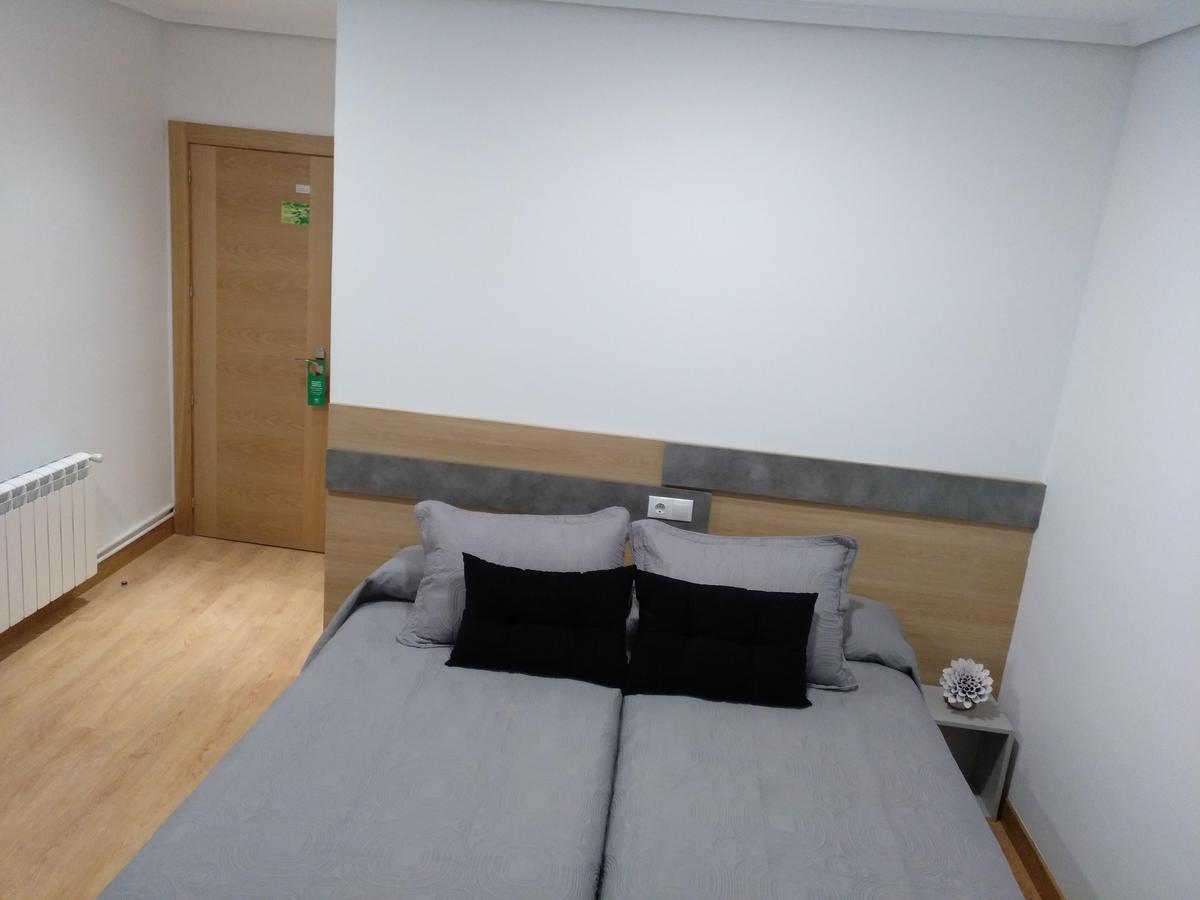 Hostal Rioja Condestable Logrono Luaran gambar